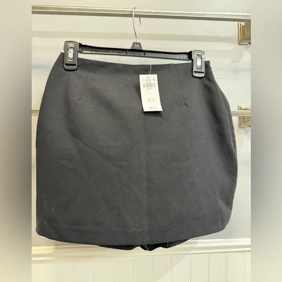 Classic Black Women's Skirt/Skort - Picture 1 of 5